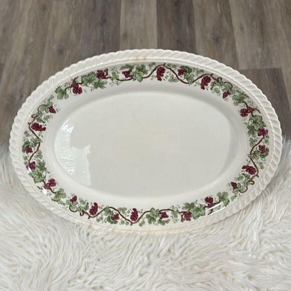 HARKER OLDEST POTTERY BARN ROYAL GADROON VINTAGE PLATES - Picture 1 of 6